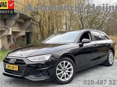 Zwart (metallic) Gebruikt 2022 Audi A4 Proline Stationwagen | € 27.945 (Goede deal)