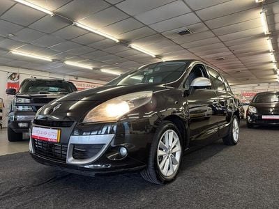 Zwart Gebruikt 2011 Renault Scénic III MPV | € 2.995 (Eerlijke prijs)