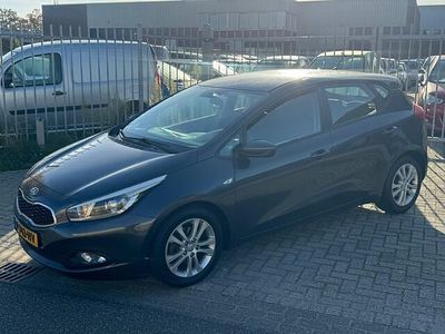 Grijs Gebruikt 2012 Kia Ceed Hatchback | € 5.790 (Iets duurder)