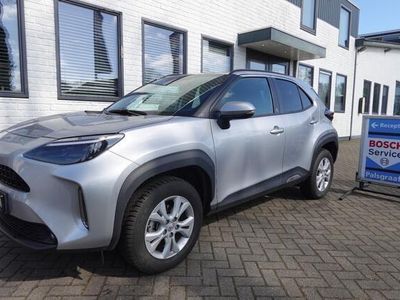Grijs, metallic lak Gebruikt 2024 Toyota Yaris Cross Edition SUV | € 30.950 (Eerlijke prijs)