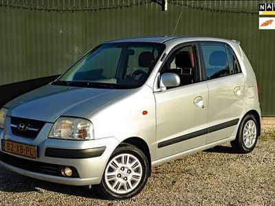 Grijs (metallic) Gebruikt 2007 Hyundai Atos Dynamiq Hatchback | € 1.995 (Eerlijke prijs)