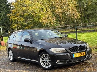 Zwart Occasion 2010 BMW 318 Stationwagen | € 4.750 (Eerlijke prijs)
