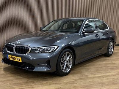 Grijs Occasion 2019 BMW 330 Executive Sedan | € 29.945 (Goede deal)
