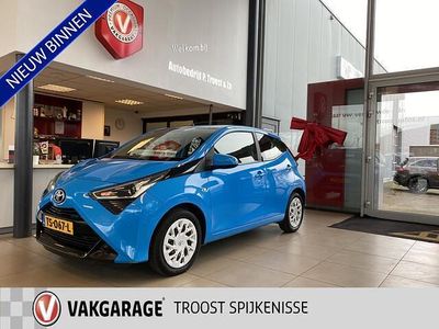 Blauw Occasion 2018 Toyota Aygo X-play Hatchback | € 10.750 (Eerlijke prijs)