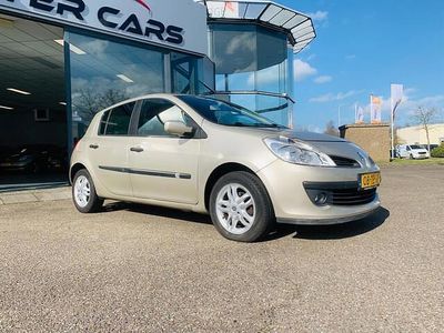 Beige Gebruikt 2007 Renault Clio II Dynamique Hatchback | € 4.499 (Iets duurder)