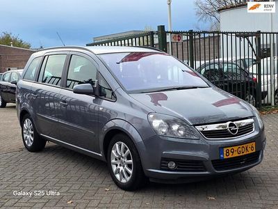 Grijs Gebruikt 2008 Opel Zafira MPV | € 4.749 (Duur)