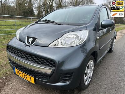 Occasion Peugeot 107 68 PK (50 kW) 2012 Grijs Hatchback