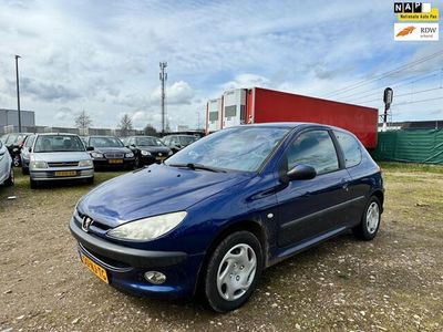 tweedehands Peugeot 206 1.6-16V Gentry/INRUILKOOPJE RIJD EN SCHAKELT SUPER