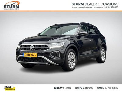 Zwart Gebruikt 2024 VW T-Roc Edition SUV | € 32.489 (Eerlijke prijs)