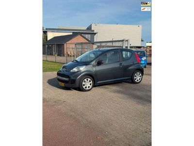 Grijs Gebruikt 2011 Peugeot 107 Hatchback | € 2.999 (Eerlijke prijs)