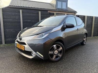 Grijs Gebruikt 2016 Toyota Aygo X-clusiv Hatchback | € 7.250 (Eerlijke prijs)