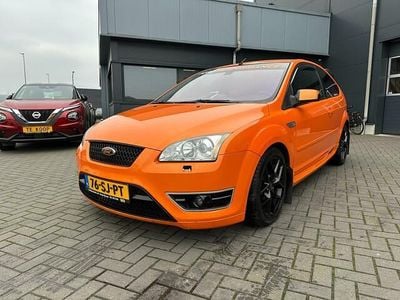 Oranje Gebruikt 2006 Ford Focus ST Hatchback | € 5.650 (Goede deal)