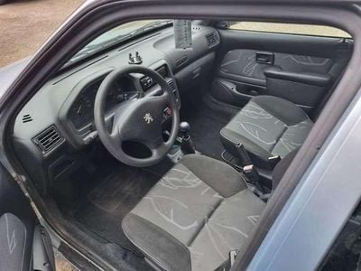 Peugeot 106