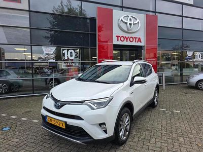 Wit Gebruikt 2017 Toyota RAV4 Hybrid Executive SUV | € 20.351 (Eerlijke prijs)