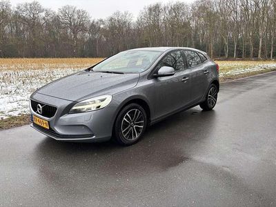 Grijs Occasion 2016 Volvo V40 Kinetic MPV | € 11.950 (Duur)
