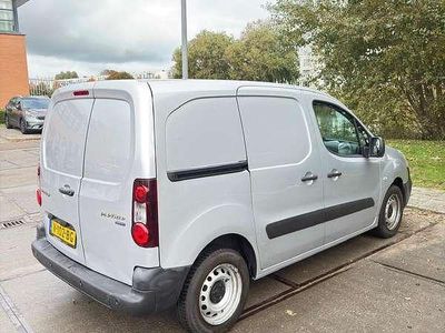 Grijs Gebruikt 2016 Peugeot Partner Premium MPV | € 5.750 (Eerlijke prijs)