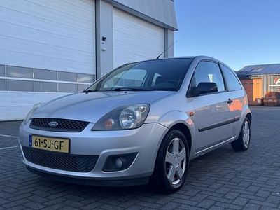 Grijs Gebruikt 2006 Ford Fiesta Futura Hatchback | € 2.250 (Eerlijke prijs)