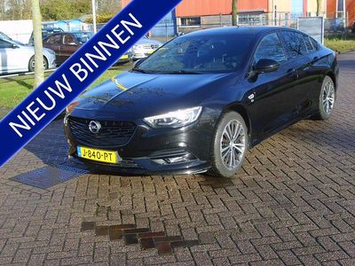 Zwart Gebruikt 2020 Opel Insignia Exklusiv Hatchback | € 23.500 (Duur)
