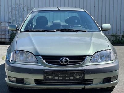 Occasion Toyota Avensis Sol 150 PK (110 kW) 2002 Grijs Sedan