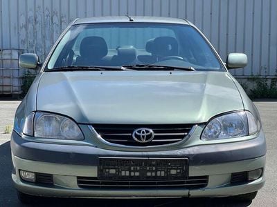 Grijs Gebruikt 2002 Toyota Avensis Sol Sedan | € 2.200