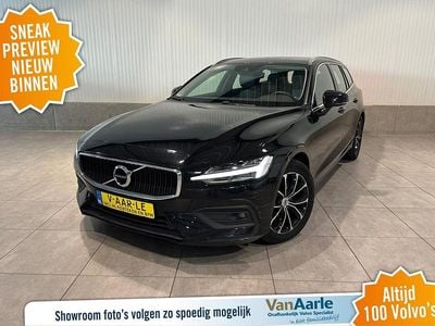 Zwart Gebruikt 2019 Volvo V60 Momentum Stationwagen | € 22.850 (Eerlijke prijs)