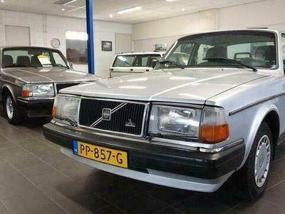 tweedehands Volvo 240 2.0 Automaat Schuifdak