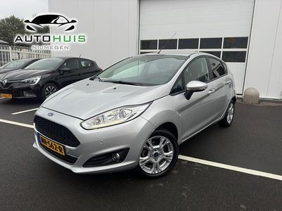 Grijs, metallic lak Occasion 2017 Ford Fiesta Titanium Hatchback | € 8.745 (Eerlijke prijs)