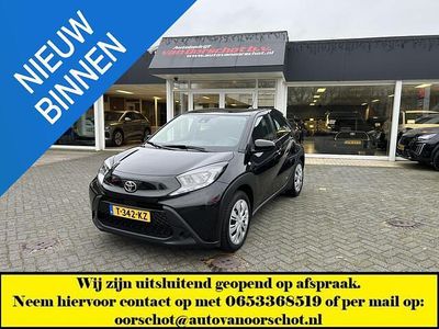 Zwart Occasion 2023 Toyota Aygo X Play SUV | € 14.750 (Eerlijke prijs)