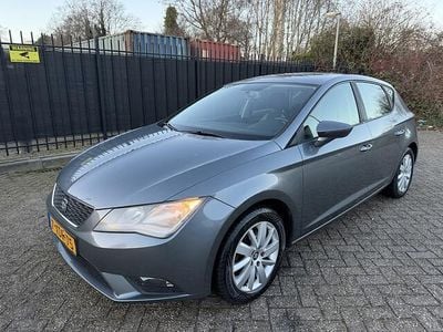 Grijs (metallic) Gebruikt 2014 Seat Leon Hatchback | € 3.950 (Eerlijke prijs)