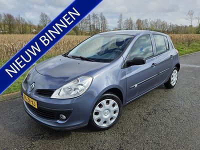 tweedehands Renault Clio 1.2-16V Special Line