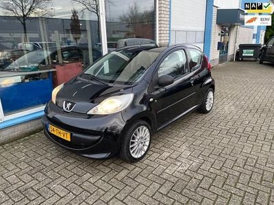 Zwart (metallic) Gebruikt 2006 Peugeot 107 Hatchback | € 1.500 (Eerlijke prijs)
