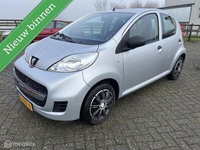 Occasion Peugeot 107 68 PK (50 kW) 2009 Grijs Hatchback