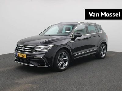 Zwart Gebruikt 2024 VW Tiguan Business SUV | € 43.900 (Eerlijke prijs)
