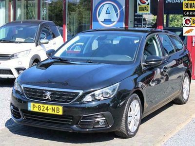 tweedehands Peugeot 308 1.2 PureTech Blue Lease Premium Avantage NAVI