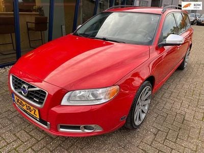 Rood Gebruikt 2010 Volvo V70 R-Design Stationwagen | € 11.945 (Goede deal)