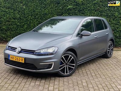 Zwart Occasion 2015 VW Golf VII GTE Hatchback | € 15.950 (Iets duurder)