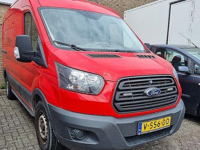 Rood Gebruikt 2017 Ford Transit Van | € 15.000 (Eerlijke prijs)