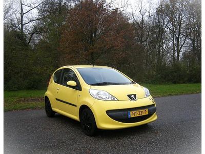 Geel Gebruikt 2008 Peugeot 107 Hatchback | € 1.950 (Eerlijke prijs)