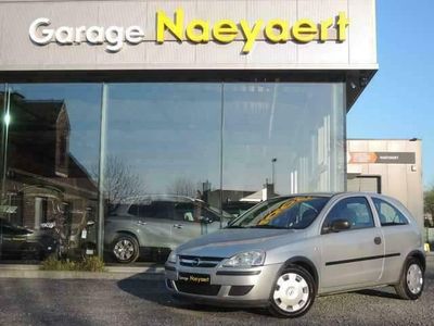 Zilver Occasion 2005 Opel Corsa Essentia Sedan | € 2.500 (Iets duurder)