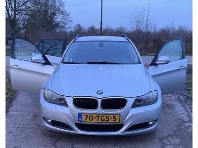Grijs (metallic) Gebruikt 2008 BMW 320 Executive Stationwagen | € 2.850 (Goede deal)