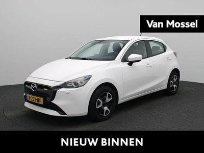 Wit Gebruikt 2024 Mazda 2 Center-Line Hatchback | € 19.935 (Eerlijke prijs)