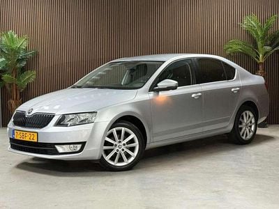 Grijs Gebruikt 2013 Skoda Octavia Hatchback | € 5.750 (Eerlijke prijs)