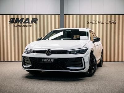 Wit Occasion 2024 VW Passat R-line Stationwagen | € 47.450 (Iets duurder)