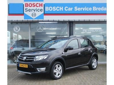 Zwart Occasion 2016 Dacia Sandero Lauréate Hatchback | € 6.950 (Eerlijke prijs)