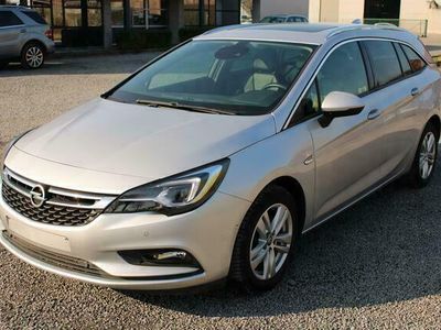 Zilver Gebruikt 2017 Opel Astra Stationwagen | € 15.750 (Duur)
