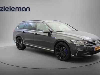 Grijs Occasion 2021 VW Passat Business Stationwagen | € 19.145 (Goede deal)