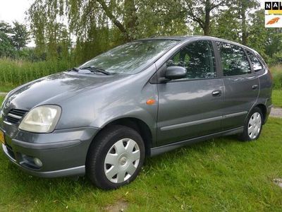 Nissan Almera Tino