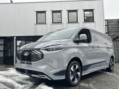Grijs (mat) Nieuw 2025 Ford E-Transit Sport Van | € 44.950 (Goede deal)