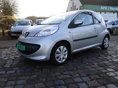 Grijs (metallic) Gebruikt 2007 Peugeot 107 Hatchback | € 1.295 (Eerlijke prijs)