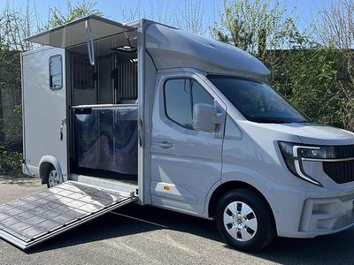Wit Occasion 2024 Renault Master | € 59.504